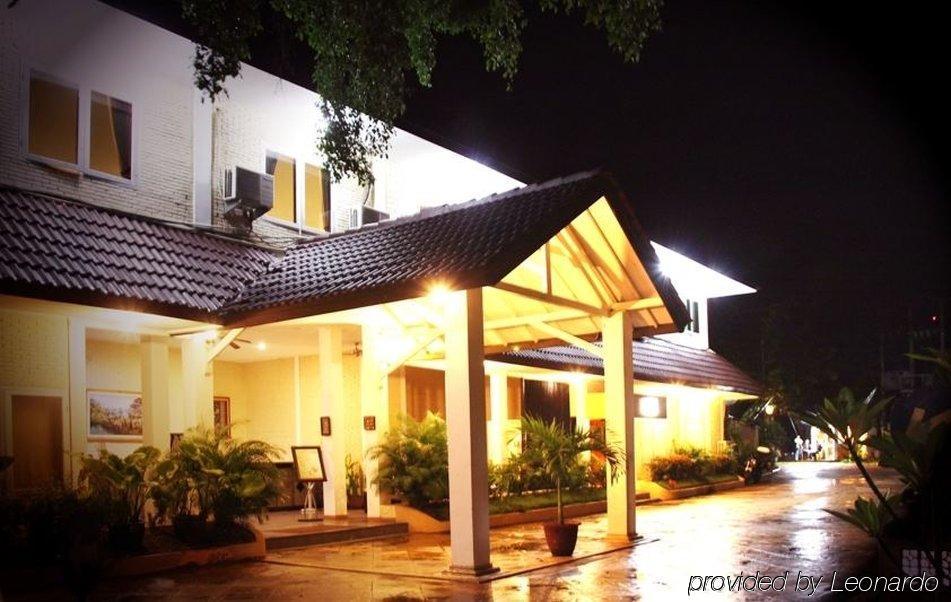 The Jayakarta Anyer Hotel Exterior foto