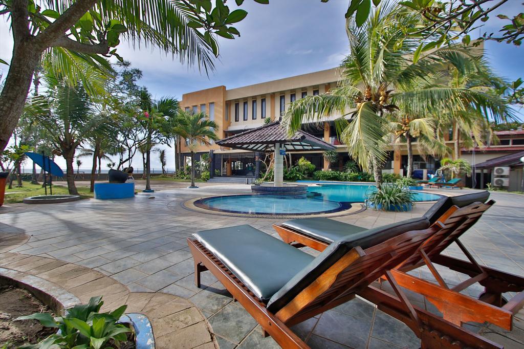 The Jayakarta Anyer Hotel Exterior foto
