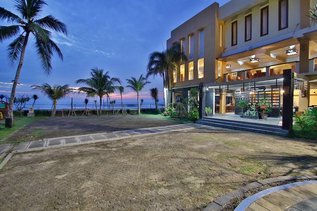 The Jayakarta Anyer Hotel Exterior foto