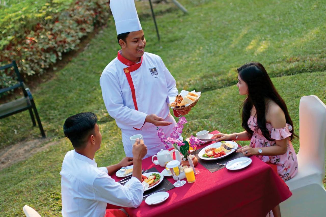 The Jayakarta Anyer Hotel Exterior foto